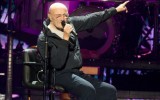 Phil Collins da l'addio ai concerti: 